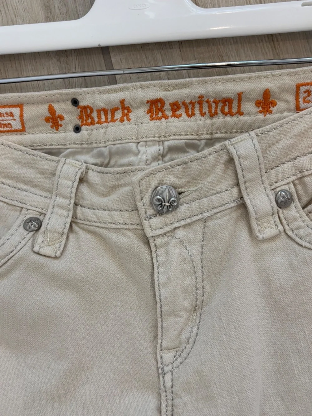 ✧ Y2K Rock Revival Low Rise Bootcut Jeans ✧Size 29, ivory - Picture 9 of 15